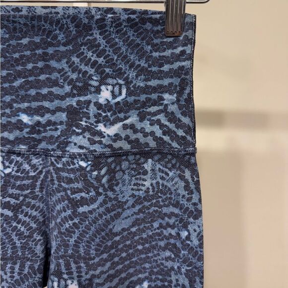 lululemon athletica Blue and Black Patterned Leggings - Picture 2 of 5